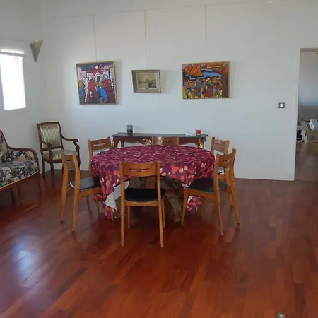 Maison Atypique Les Pieds Dans L'eau *