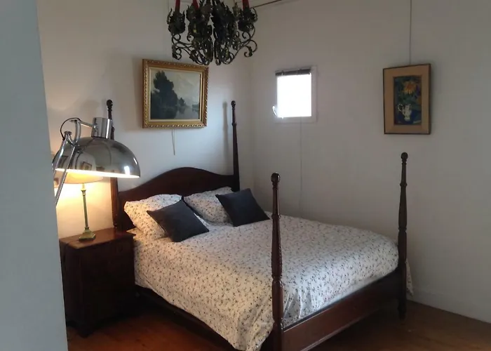 Maison Atypique Les Pieds Dans L'eau Tatil Evi Sète