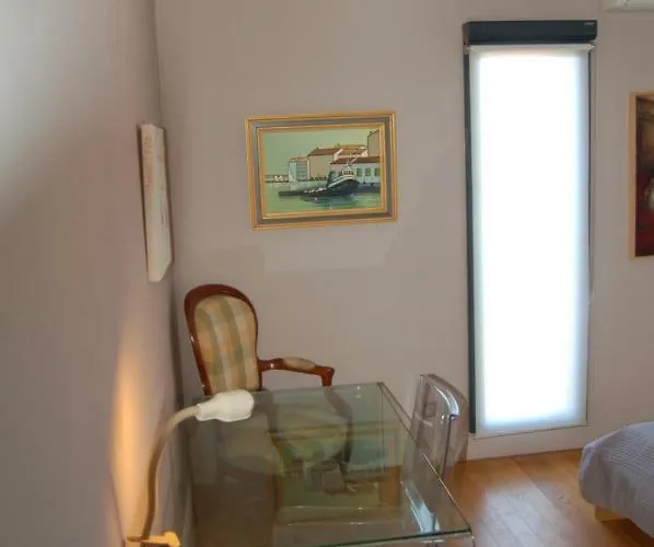 Tatil Evi Maison Atypique Les Pieds Dans L'eau Sète