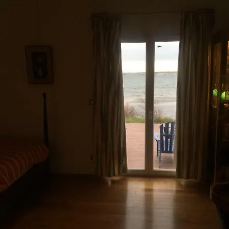 Maison Atypique Les Pieds Dans L'eau 度假居 *
